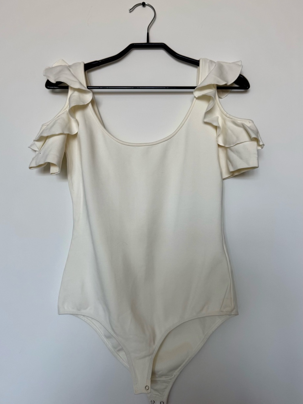 CLUB MONACO Cream Ruffle Cold-Shoulder Bodysuit, Size S